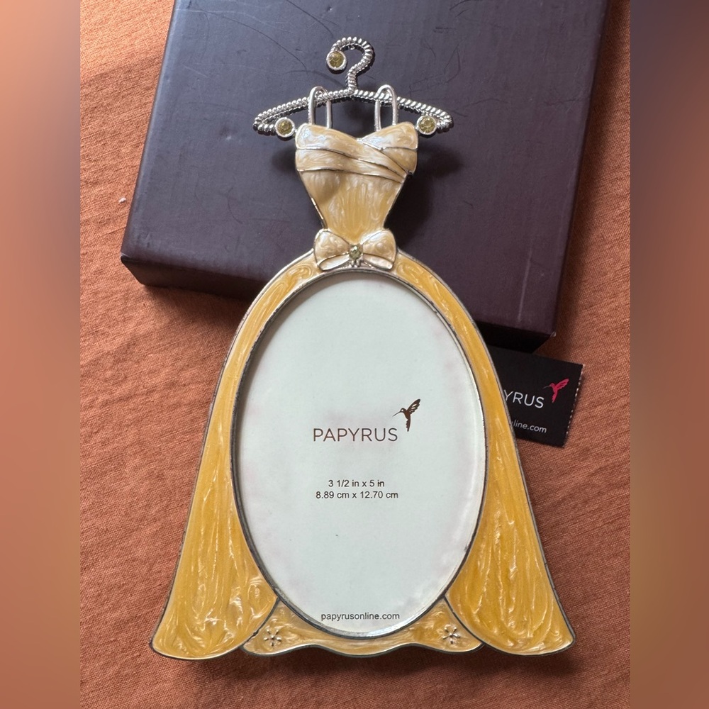 Papyrus Dress Frame